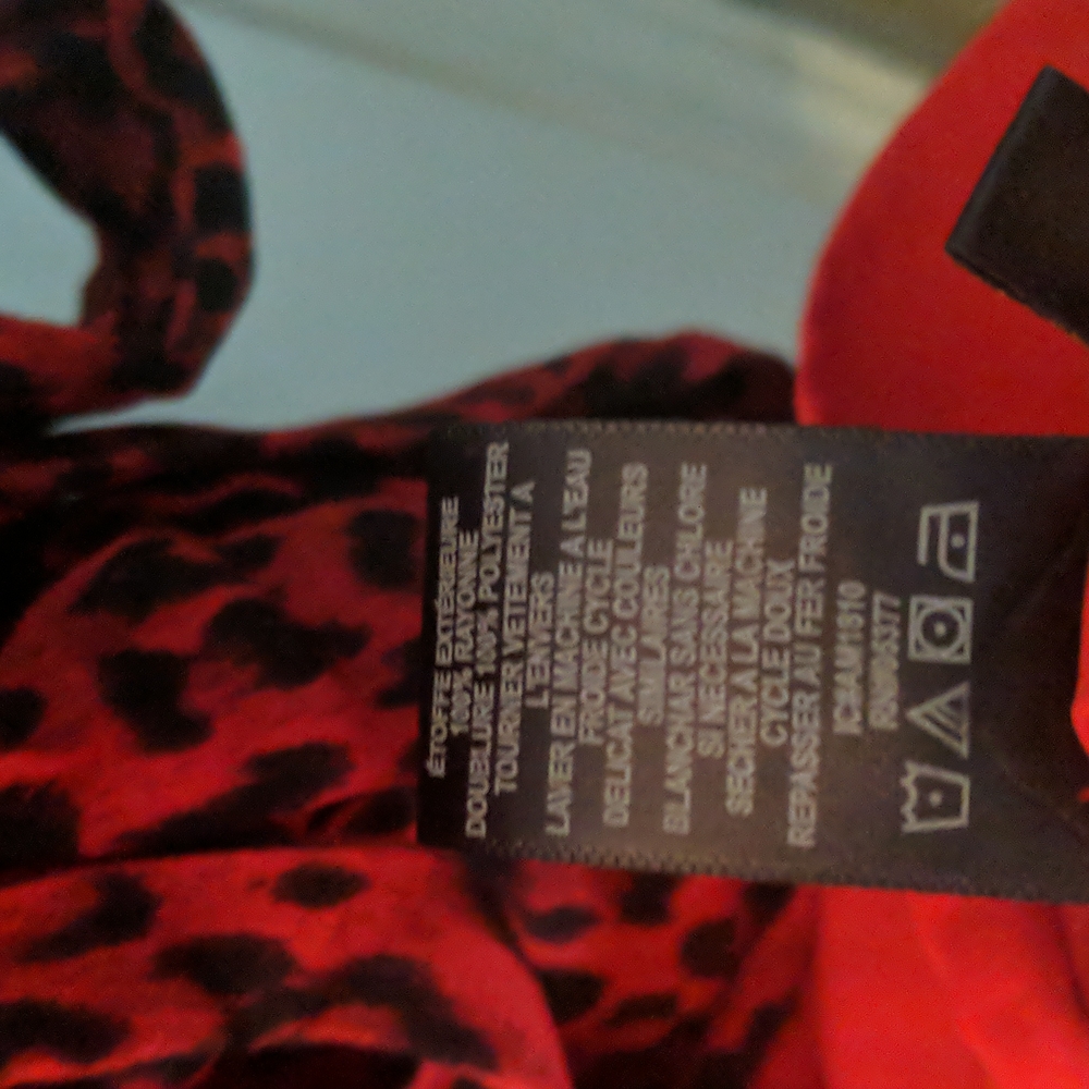 NWT Sanctuary Red Leopard print short sleeve v-neck tie wrap dress, size large - Picture 10 of 11
